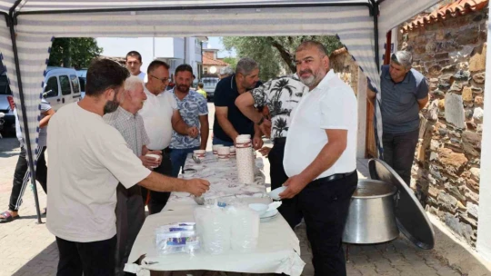 Karacasu Kaymakamı Gündoğdu, aşure hayrına katıldı