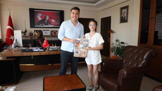 Karacasu Kaymakamı Gündoğdu, genç yazar Nas'ı ağırladı