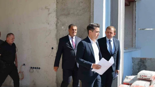 Karacasu Kaymakamı Gündoğdu okul inşaatlarını inceledi