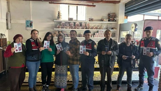 Kardeşköy'de jandarma vatandaşları bilgilendirdi