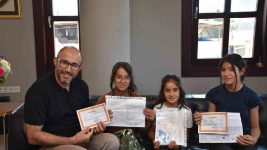 Karnesini alan Başkan Zencirci'ye koştu