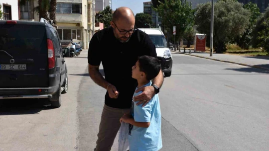 Karnesini alan Başkan Zencirci'ye koştu