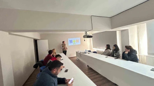 Karpuzlu ve Yenipazar'da üreticiler tarım sigortaları hakkında bilgilendirildi