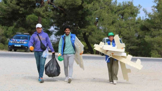 Kavşit Yaylası'nda ormanlar çöpten arındırıldı