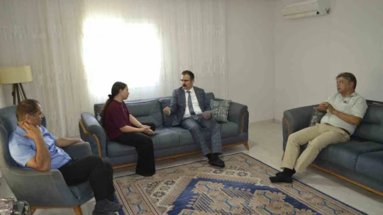 Kaymakam Ateş öğrencilerin evlerine misafir oldu