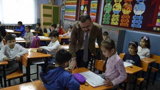 Kaymakam Ateş öğrencilerle bir araya geldi