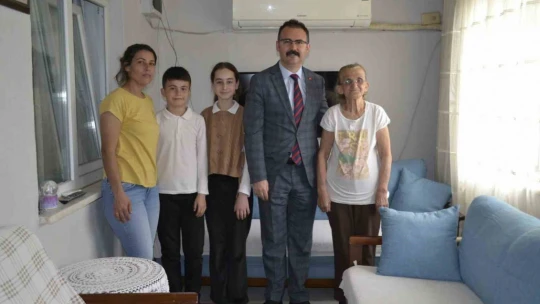 Kaymakam Ateş şehit ailelerine misafir oldu