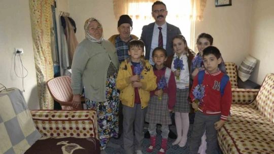 Kaymakam Ateş şehit ailelerine misafir oldu