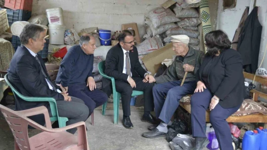 Kaymakam Ateş, vatandaşların evlerine misafir oldu