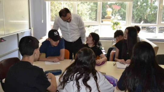 Kaymakam Ateş yaz kursuna katılan öğrenciler ile bir araya geldi
