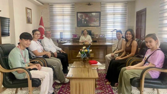 Kaymakam Doğru, il birincisi olan öğrencileri ödüllendirdi
