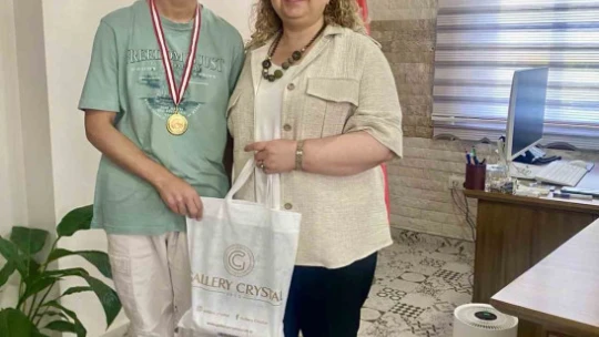 Kaymakam Doğru, il birincisi olan öğrencileri ödüllendirdi