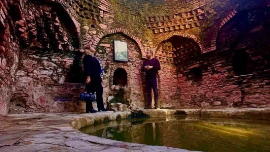Kaymakam Doğru, tarihi hamama dikkat çekti