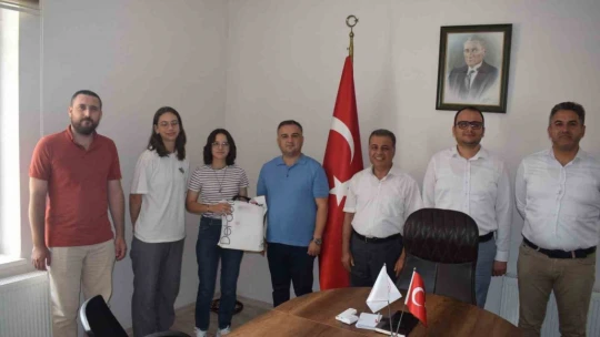 Kaymakam Gökçe dereceye giren öğrencileri ağırladı
