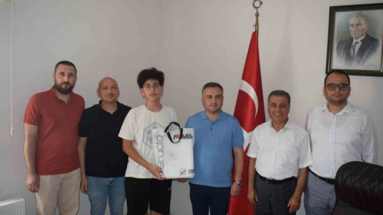 Kaymakam Gökçe dereceye giren öğrencileri ağırladı