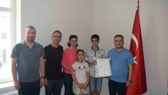 Kaymakam Gökçe dereceye giren öğrencileri ağırladı