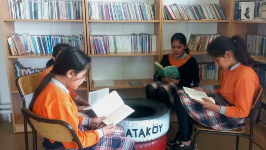 Kaymakam Gündoğdu'dan kitap bağışı