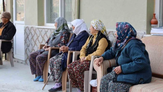 Kaymakam Gündoğdu, Karabağlar Mahallesi'nde vatandaşlarla buluştu