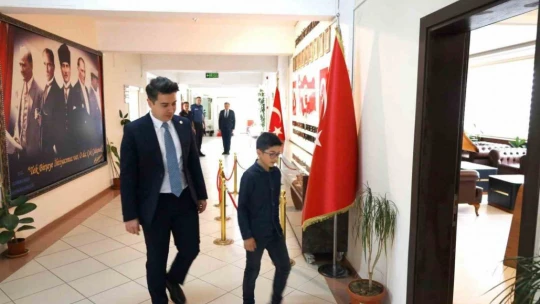 Kaymakam Gündoğdu koltuğunu Karabacaklı'ya devretti