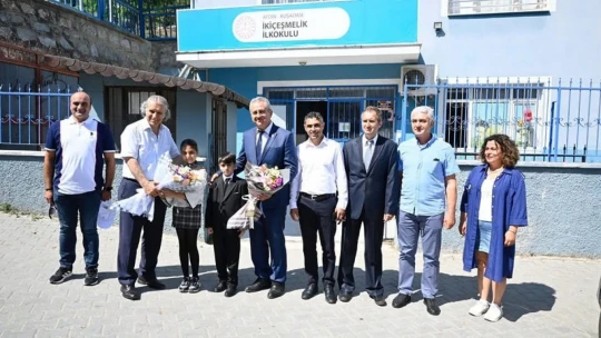 Kaymakam Keklik öğrencilerin karne sevincine ortak oldu