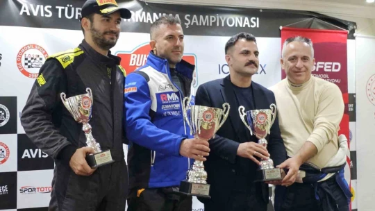 Kaymakam Omurca tırmanma yarışında direksiyona geçti