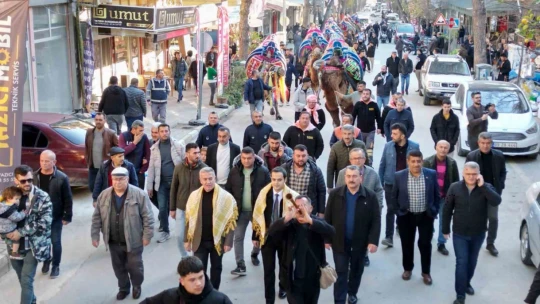 Kaymakam Özefe ve Başkan Erol'dan Buharkent Deve Güreşleri'ne davet