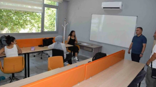 Kaymakamı Gökçe, Gençlik Merkezi'ndeki çalışmaları yerinde inceledi