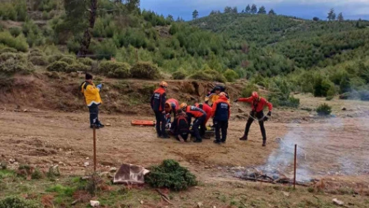 Kaza yapan motokrosçu askeri helikopterle hastaneye kaldırıldı