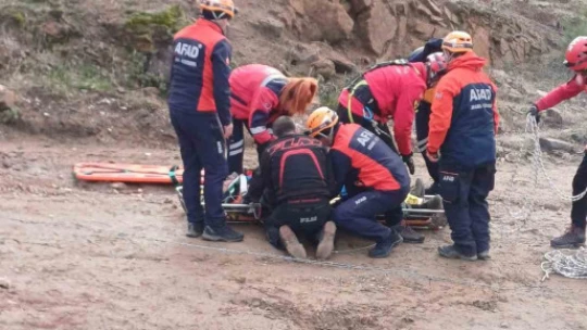 Kaza yapan motokrosçu askeri helikopterle hastaneye kaldırıldı