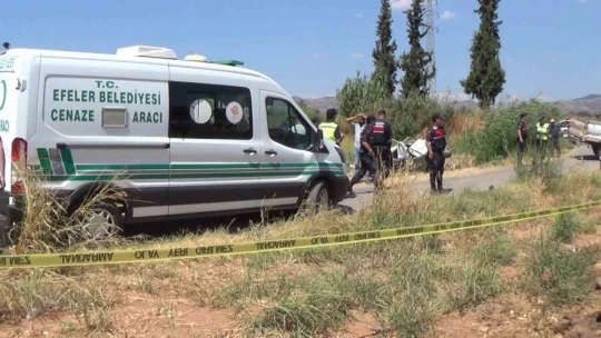 Kazada hayatını kaybeden annesinin yemenisini koklayıp gözyaşlarına boğuldu