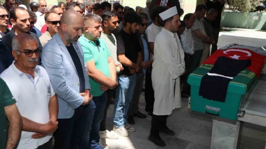 Kazada hayatını kaybeden belediye işçisi toprağa verildi