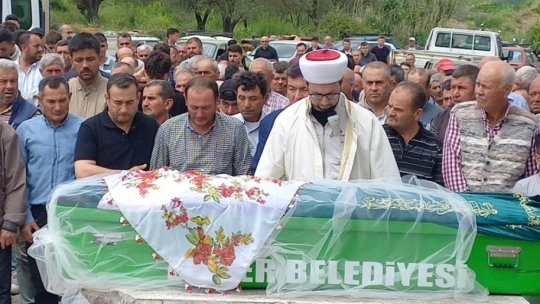 Kazada hayatını kaybeden üniversite öğrencisi son yolculuğuna uğurlandı