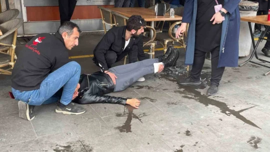 Kendisine para vermeyen genç kıza ekmek bıçağıyla saldırdı