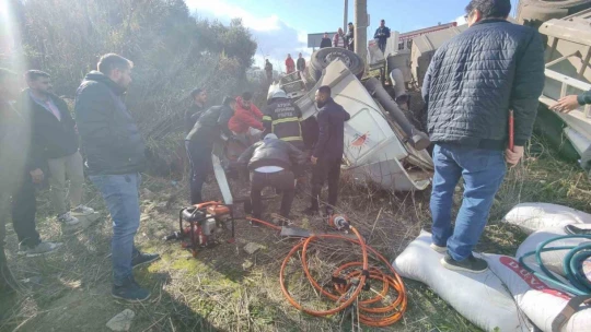 Kendisini kurtaran komisere sımsıkı sarıldı