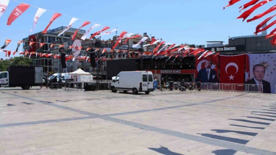 Kent Meydanı, '15 Temmuz' kutlamalarına hazır