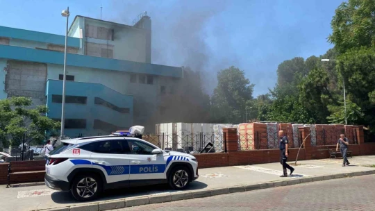 Kentin göbeğinden yükselen kara dumanlar panikletti