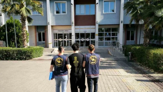 Kesinleşmiş hapis cezası bulunan 2 şüpheli yakalandı