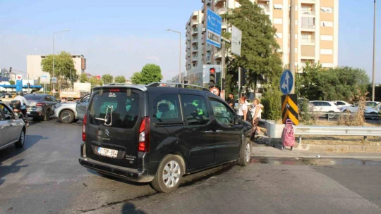 Kırmızı ışık ihlali kaza getirdi: 1 yaralı