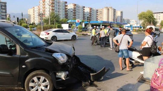 Kırmızı ışık ihlali kaza getirdi: 1 yaralı