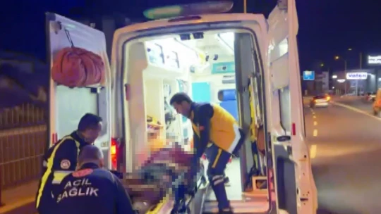 Kırmızı ışıkta durmayan otomobil yaşlı kadına çarptı: 1 ölü