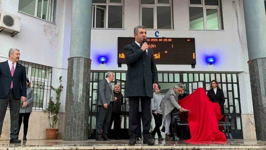 Kitap Okuyan Öğrenci Heykeli ile farkındalık oluşturulacak