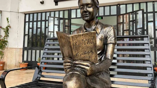 Kitap Okuyan Öğrenci Heykeli ile farkındalık oluşturulacak
