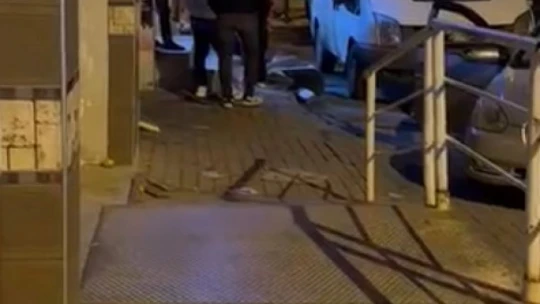 Kız çocuğunu taciz ettiği ileri sürülen şahsı komalık edinceye kadar dövdüler