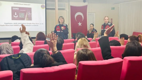 Kız yurdunda kalan öğrencilere Jandarmadan bilgilendirme
