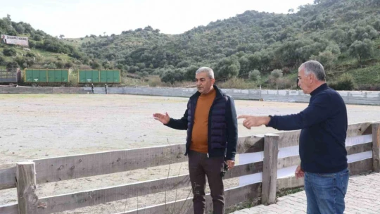 Koçarlı arenası deve güreşine hazır
