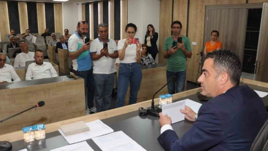 Koçarlı Belediye'si ekonomik gerekçelerle bazı birliklerden çıktı
