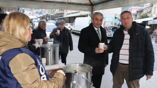 Koçarlı Belediyesi'nin çorba ikramı vatandaşları ısıttı
