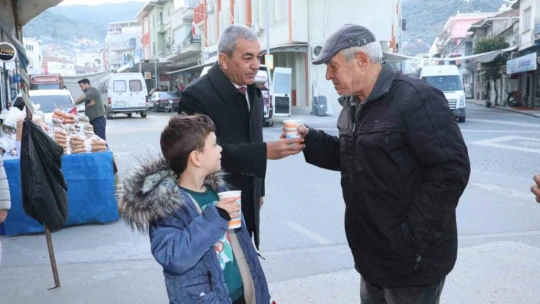 Koçarlı Belediyesi'nin çorba ikramı vatandaşları ısıttı