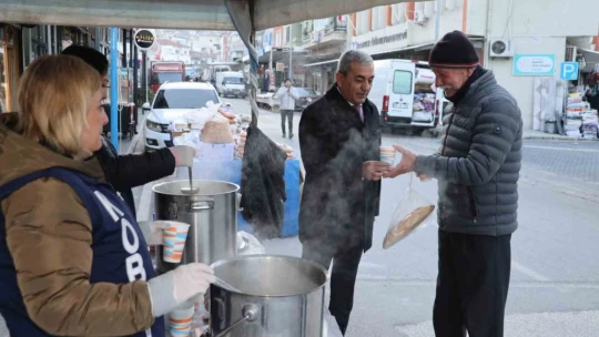 Koçarlı Belediyesi'nin çorba ikramı vatandaşları ısıttı