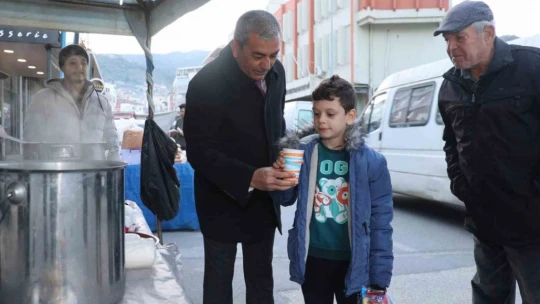 Koçarlı Belediyesi'nin çorba ikramı vatandaşları ısıttı